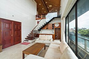 Moon West Lake Residence