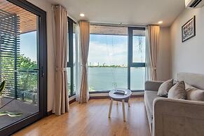 Moon West Lake Residence