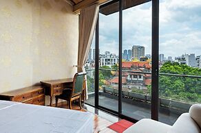 Moon West Lake Residence