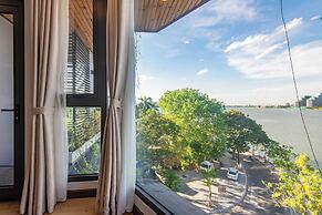 Moon West Lake Residence