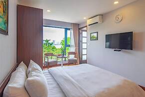 Moon West Lake Residence