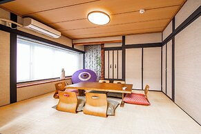THE BEEHIVE 1