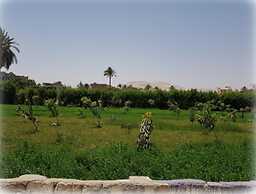 Harmony Villas Sleeps 4 With Garden