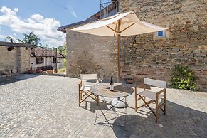 Arpusè Relax nelle Langhe Barolo with Pool