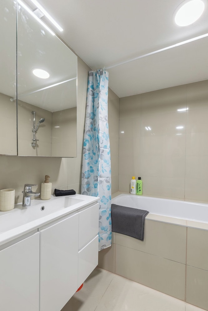 Venus Apartments - Broadway II