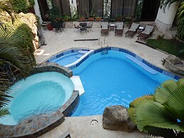 Quinta Maya Hotel