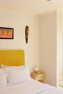 Caline VIP Mews