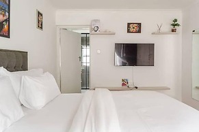 Caline VIP Mews