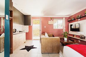 Caline VIP Mews