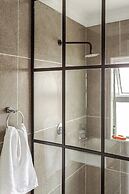 Caline VIP Mews