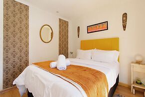 Caline VIP Mews