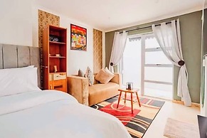 Caline VIP Mews
