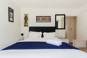 Caline VIP Mews