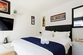 Caline VIP Mews
