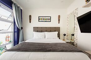 Caline VIP Mews