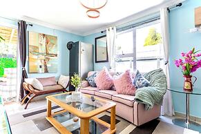 Caline VIP Mews