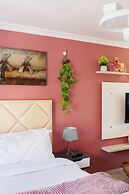 Caline VIP Mews