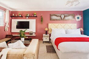 Caline VIP Mews