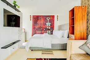 Caline VIP Mews