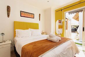Caline VIP Mews