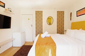 Caline VIP Mews