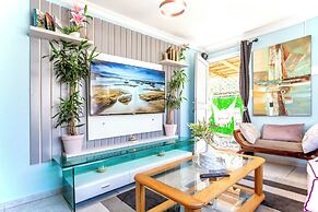 Caline VIP Mews