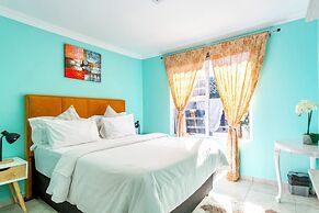 Caline VIP Mews