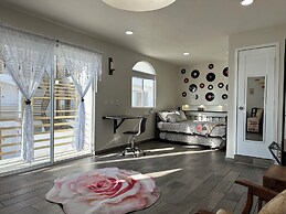 Las Mariposas Mini Suites