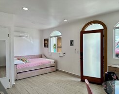 Las Mariposas Mini Suites