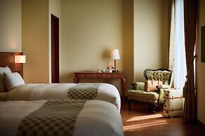 Grand Empire Hotel