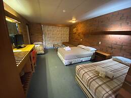 Hawker Hotel Motel