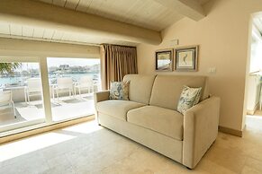 Marina Homes Suite in Syracuse