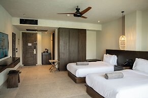 Sentido Naga Bay