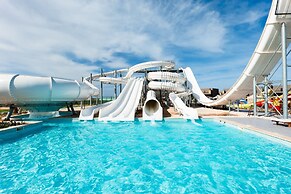 Sentido Naga Bay