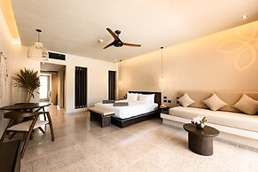 Sentido Naga Bay