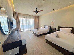 Sentido Naga Bay