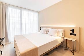 HQ Arena Hotel