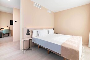 HQ Arena Hotel