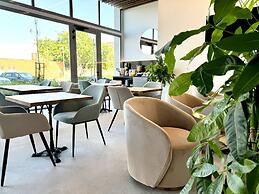 HQ Arena Hotel