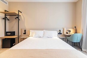 HQ Arena Hotel