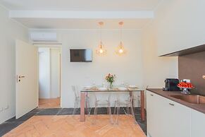 Como Dreams Apartments - Serendipity Suite