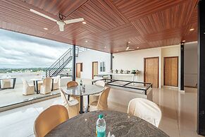 THE SUITES