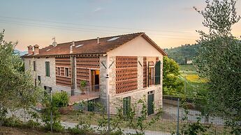 Valle del Sole Winery Farmhouse