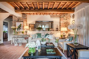 Valle del Sole Winery Farmhouse