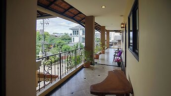 Laph Kham House