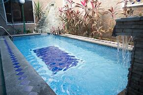 Tropical Inn
