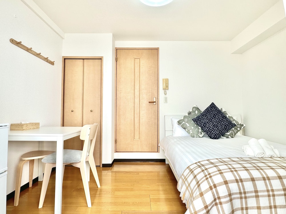 Daikoku Apartment 7F