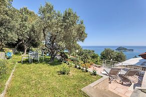 Villa Luce del Sol with Pool - L