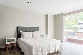 Modern Flat by Polanco Balcony Pet Friendly