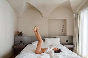 C10 Boutique Hotel